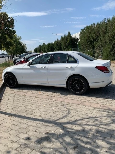 Mercedes-Benz C 180, снимка 4 - Автомобили и джипове - 46656538