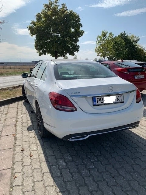 Mercedes-Benz C 180, снимка 3 - Автомобили и джипове - 46656538