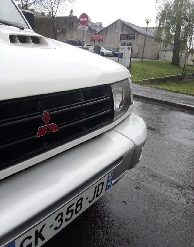 Mitsubishi Pajero 2.5, TDI 2, 8TDI , 3.0i 150kc aвтомат, снимка 6 - Автомобили и джипове - 45693738