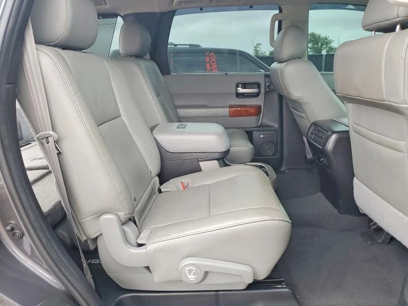 Toyota Sequoia PLATINUM  * * 2021 * * 7 МЕСТА * * ОТ ТОПЪЛ ЩАТ * , снимка 11 - Автомобили и джипове - 54180412