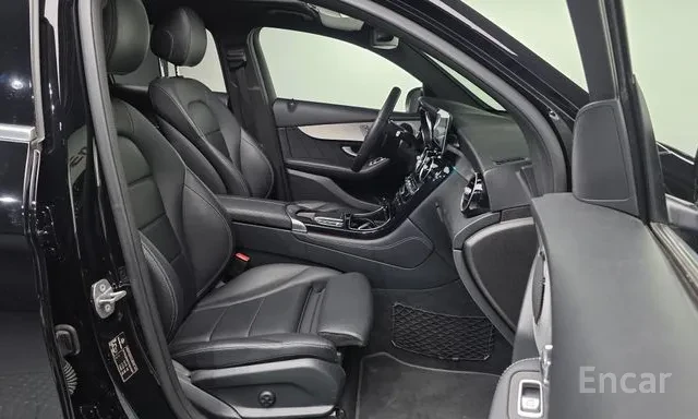 Mercedes-Benz GLC 300 e AMG Coupe Plug in Hybrid, снимка 15 - Автомобили и джипове - 55112733