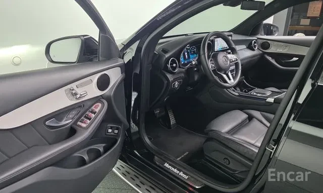 Mercedes-Benz GLC 300 e AMG Coupe Plug in Hybrid, снимка 14 - Автомобили и джипове - 55112733