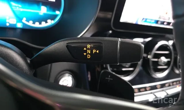 Mercedes-Benz GLC 300 e AMG Coupe Plug in Hybrid, снимка 12 - Автомобили и джипове - 55112733