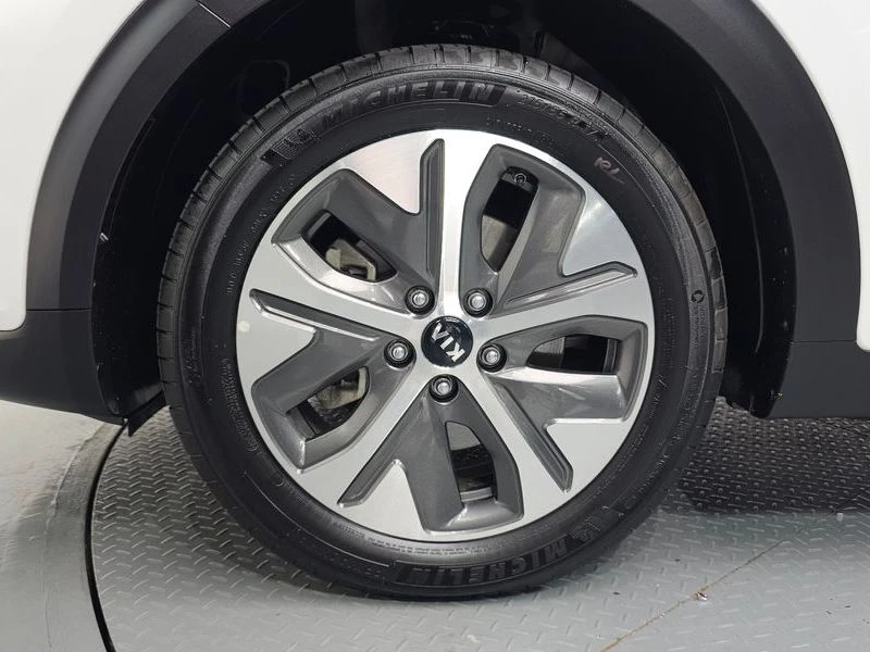 Kia Niro Noblesse| 201к.с., снимка 5 - Автомобили и джипове - 56007854