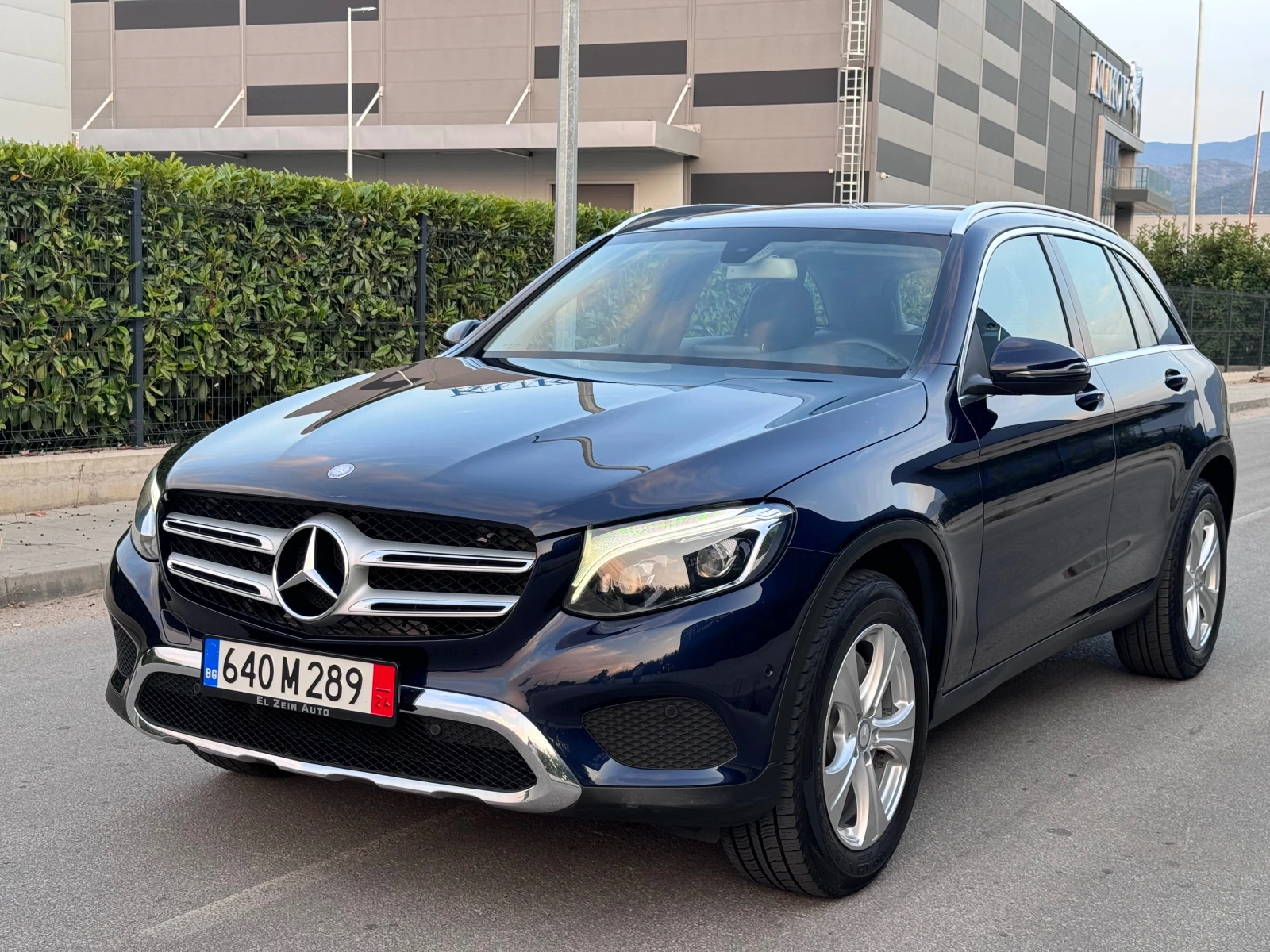 Mercedes-Benz GLC 250 FULL LED/BURMASTER/4Matic/ПЪЛНА СЕРВ. ИСТОРИЯ!!! - [1] 