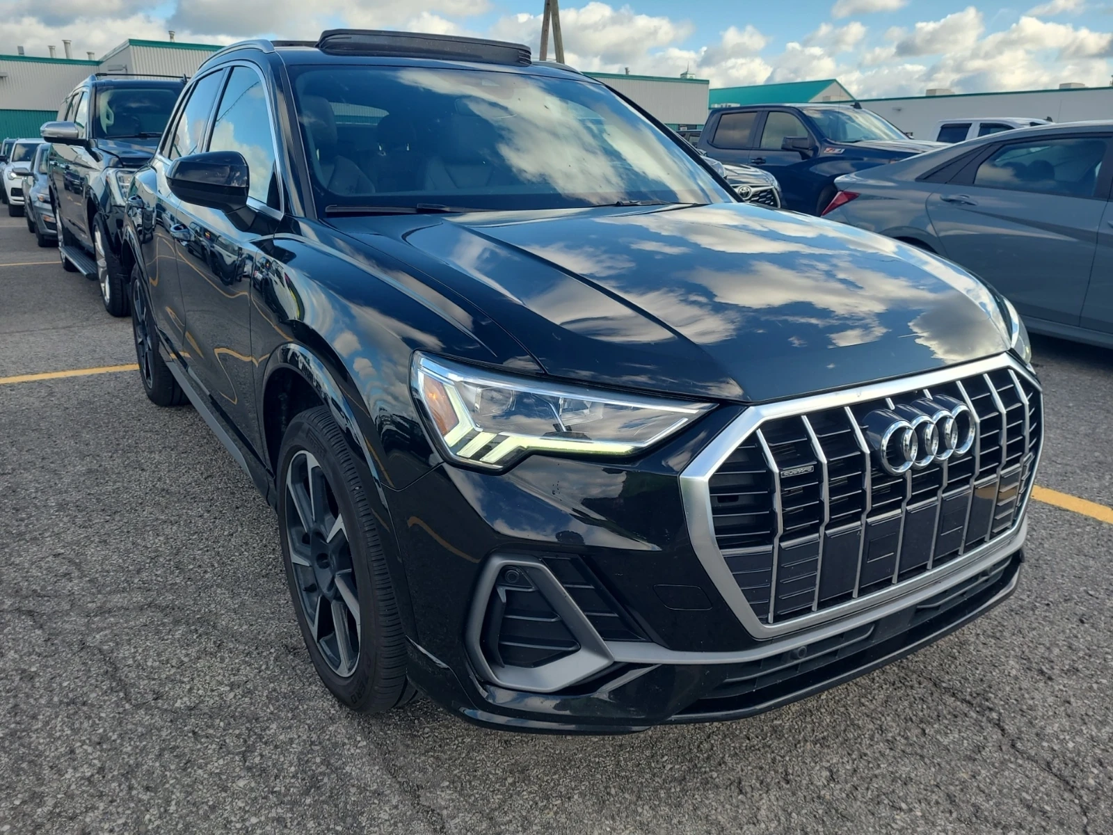 Audi Q3 PROGRESSI* CARFAX * АвтоКредит * Цена до България* - изображение 2