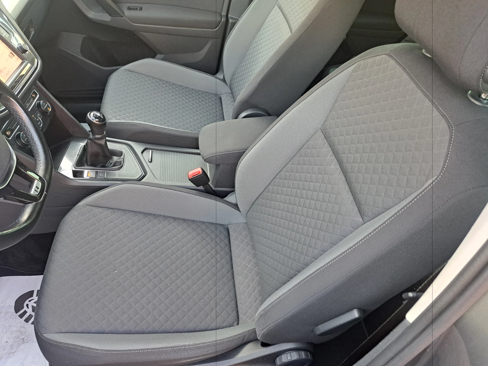 VW Tiguan 1.4TSI-R-LINE-NAVI-ПЕРФЕКТЕН | Mobile.bg — изображение 6