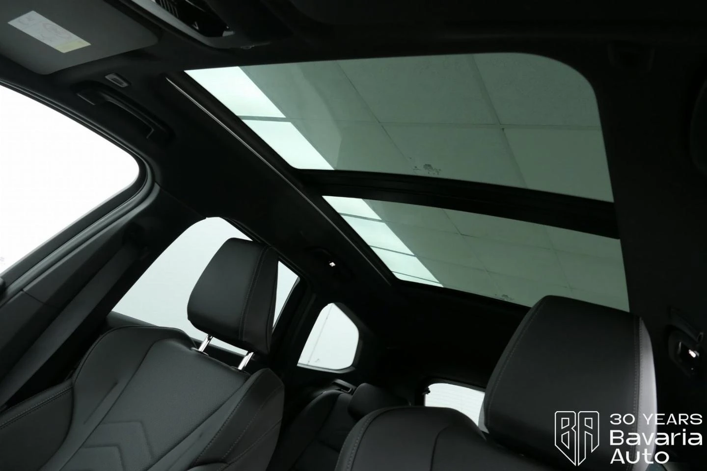 BMW iX1 30 xDrive M Sport Paket | Mobile.bg   9