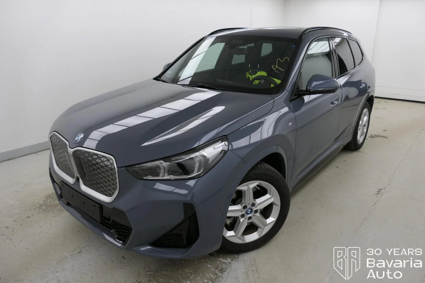 BMW iX1 30 xDrive M Sport Paket | Mobile.bg   1