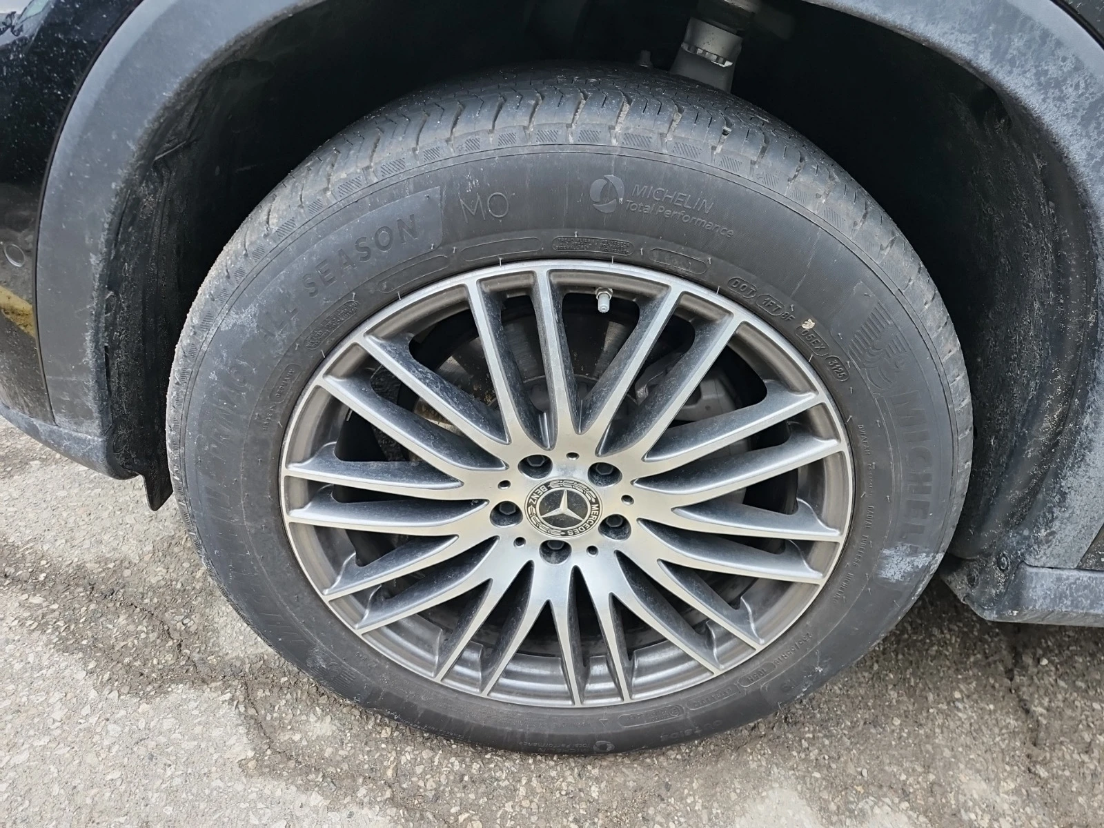 Mercedes-Benz GLC 300 * * CARFAX * * АВТО КРЕДИТ * * , снимка 10 - Автомобили и джипове - 54017761