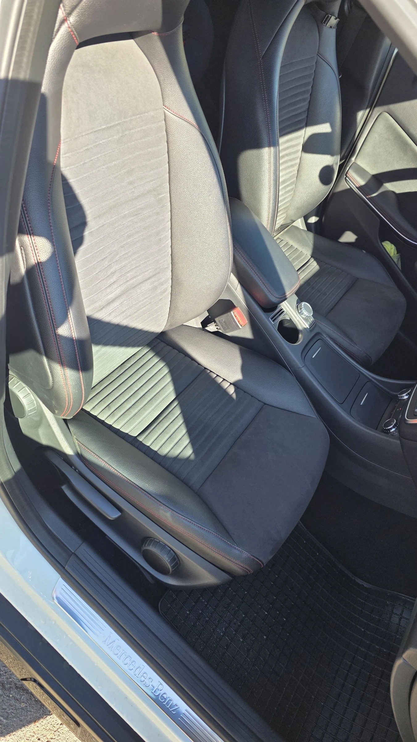 Mercedes-Benz GLA 200, снимка 7 - Автомобили и джипове - 54248035