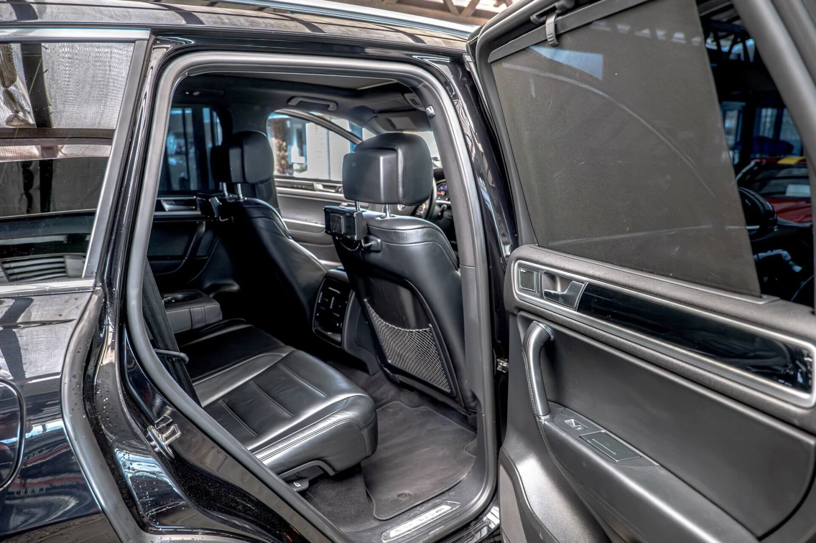 VW Touareg 3.0TDI/Terrain-Tech/Обдухване/dYnaudio/Пано/Камера, снимка 10 - Автомобили и джипове - 54510997