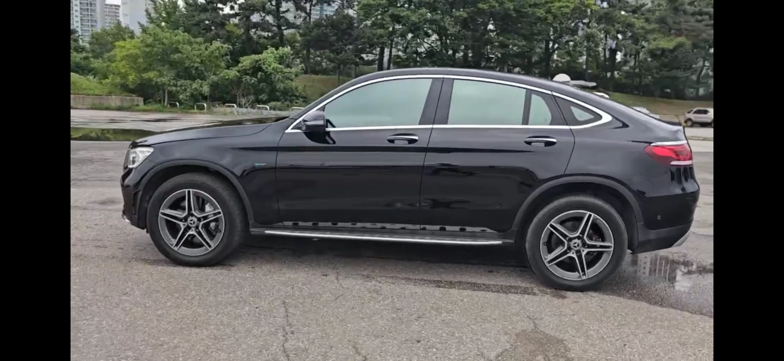 Mercedes-Benz GLC 300 e AMG Coupe Plug in Hybrid, снимка 8 - Автомобили и джипове - 55112733