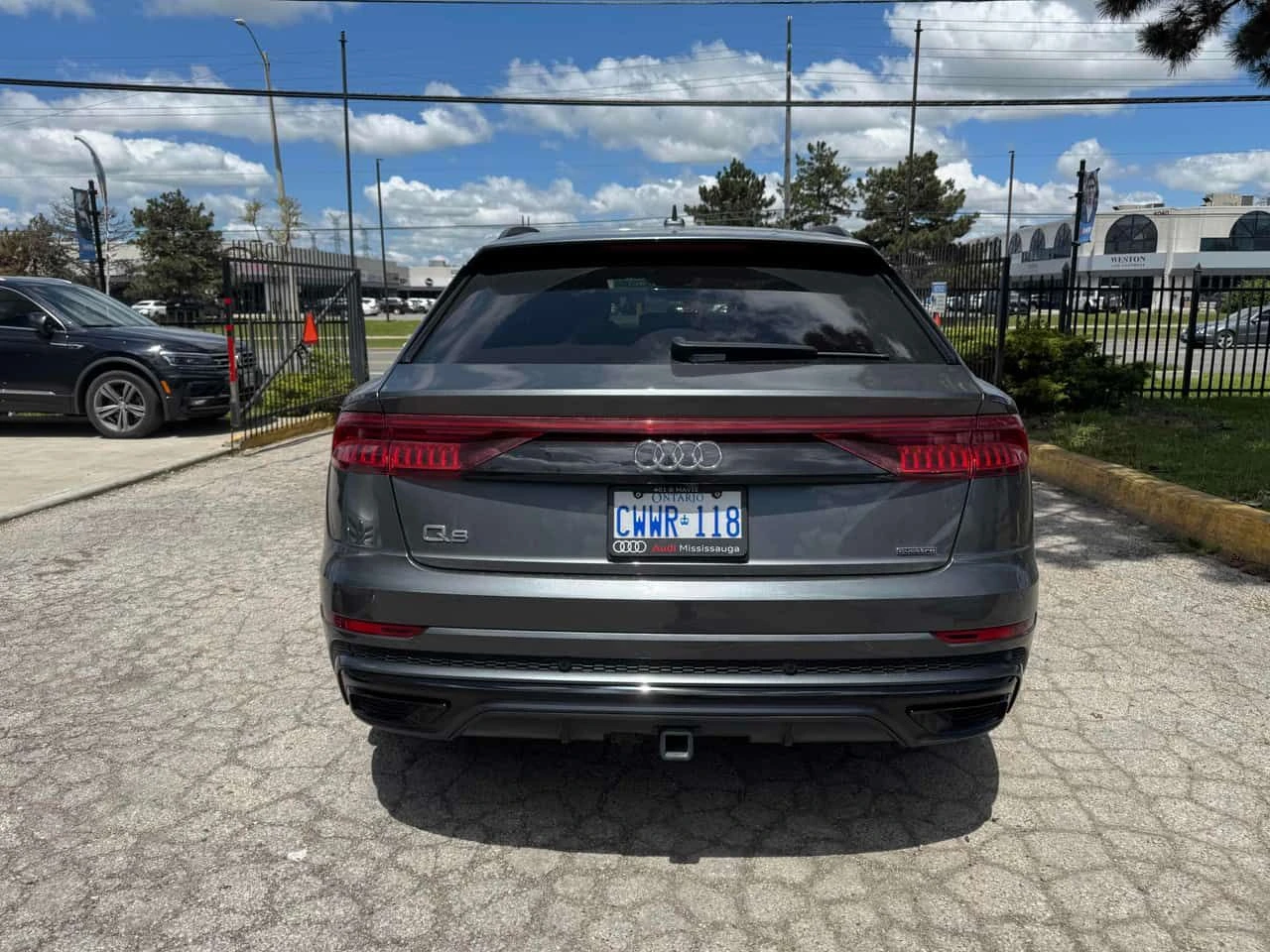 Audi Q8 Technik /360/DIS/MATRIX/B&O/МАСАЖИ, снимка 4 - Автомобили и джипове - 55076497