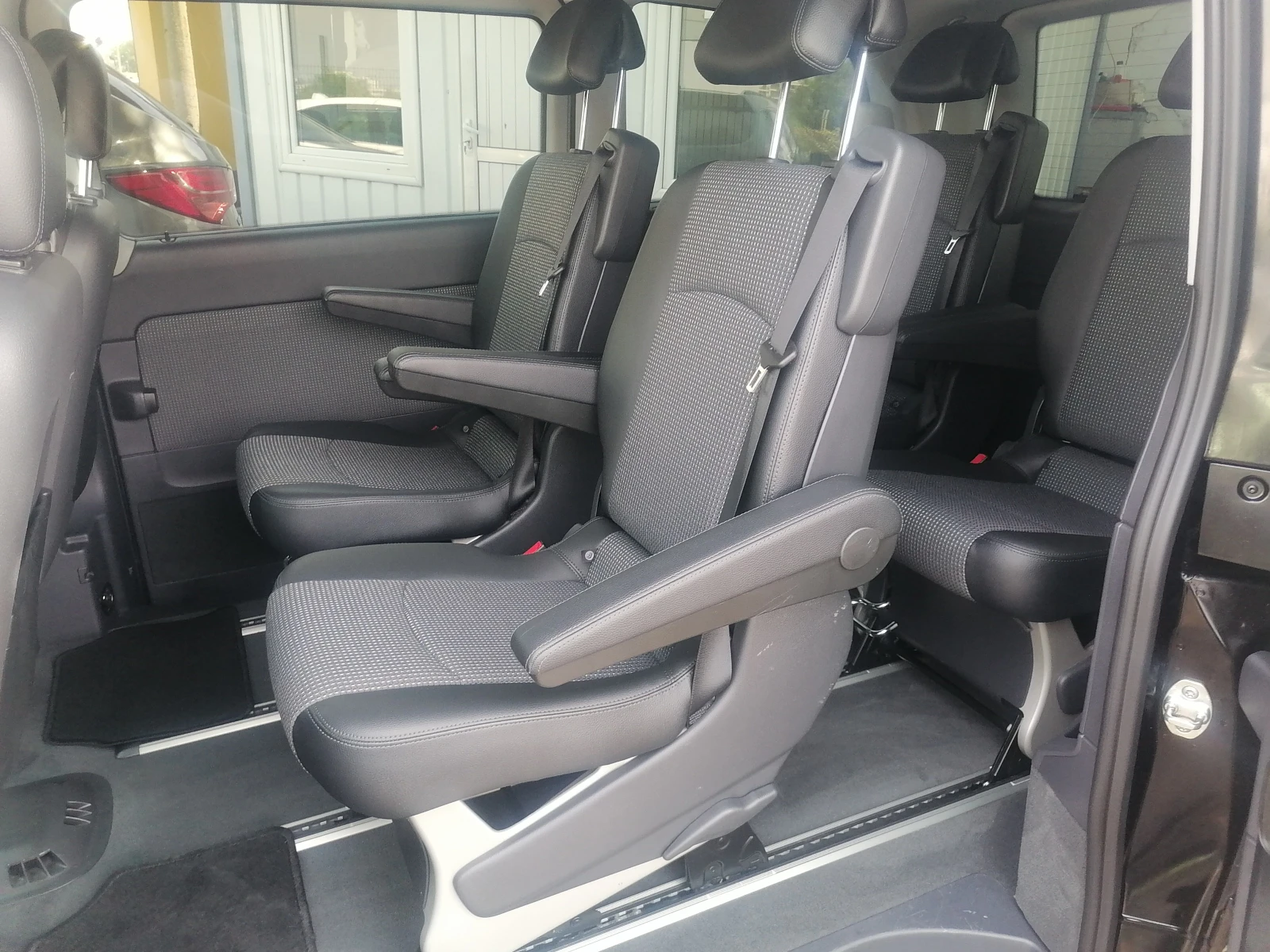 Mercedes-Benz Viano 2.2 CDI - изображение 10