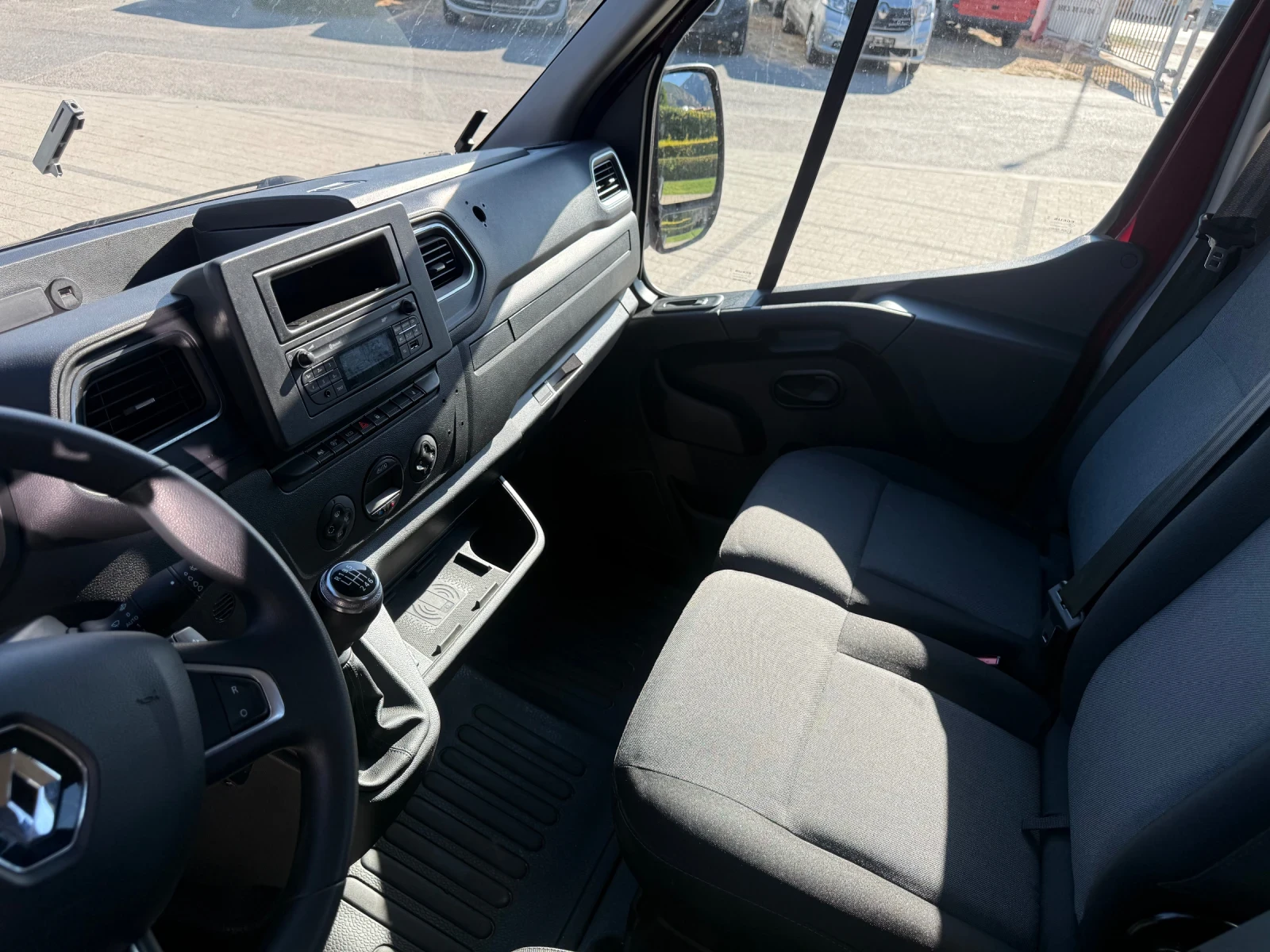 Renault Master 2.3dCI до 3.5т. Климатроник Euro 6 - New Model , снимка 13 - Бусове и автобуси - 55953258
