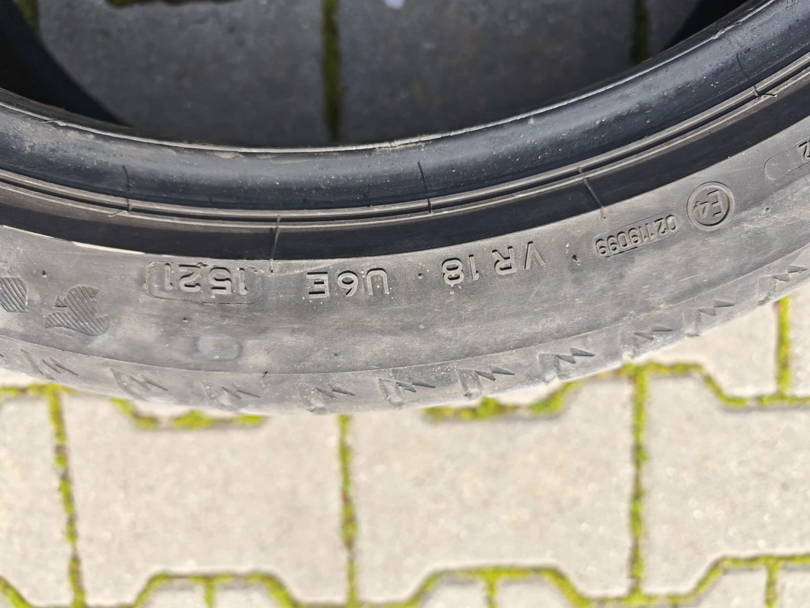Гуми Летни 235/40R19, снимка 7 - Гуми и джанти - 53985103