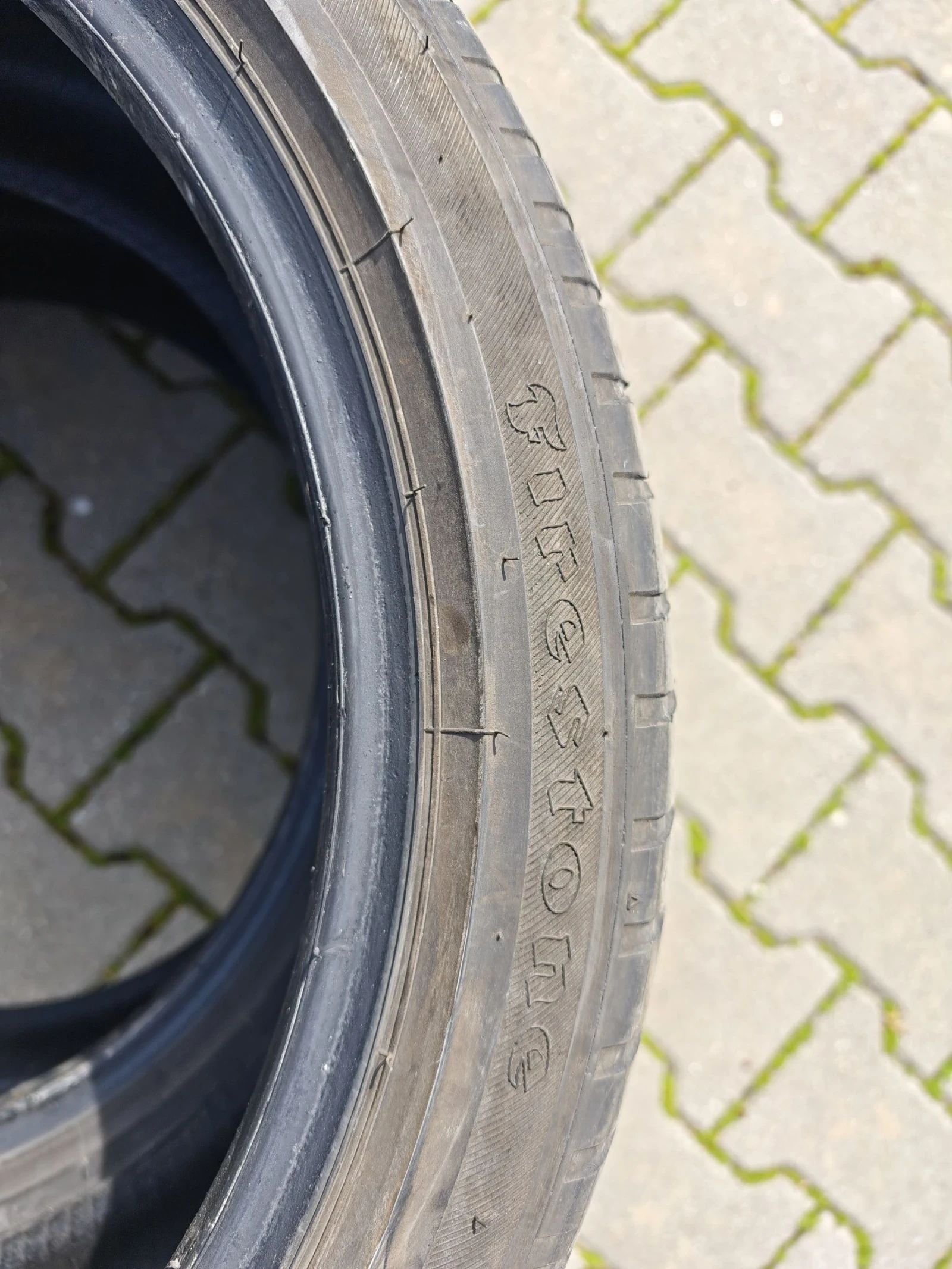 Гуми Летни 235/40R19