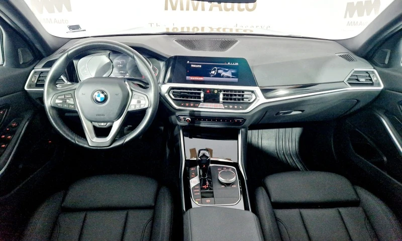 BMW 330 i xDrive панорама Keyless, снимка 6 - Автомобили и джипове - 46484456