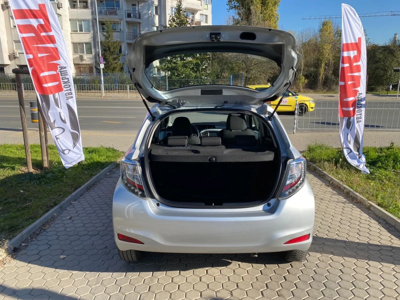 Toyota Yaris 1.5HYBRID/EU.5B, снимка 17 - Автомобили и джипове - 47900467