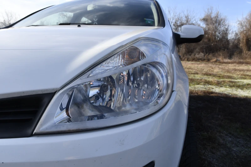 Renault Clio, снимка 14 - Автомобили и джипове - 48520453