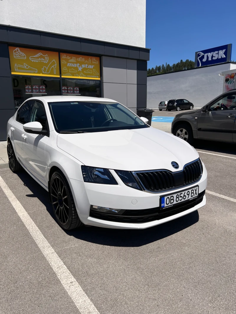 Skoda Octavia Ambition Plus, снимка 1 - Автомобили и джипове - 48778771