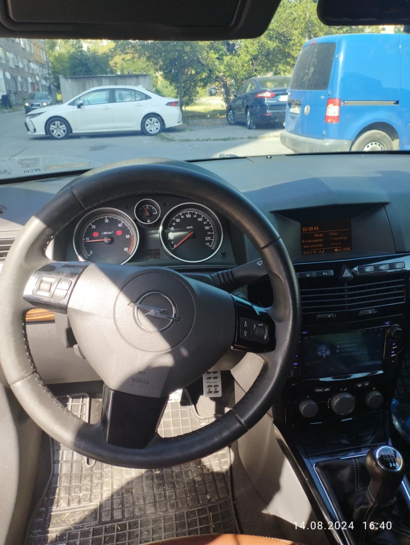 Opel Astra, снимка 4 - Автомобили и джипове - 51960949