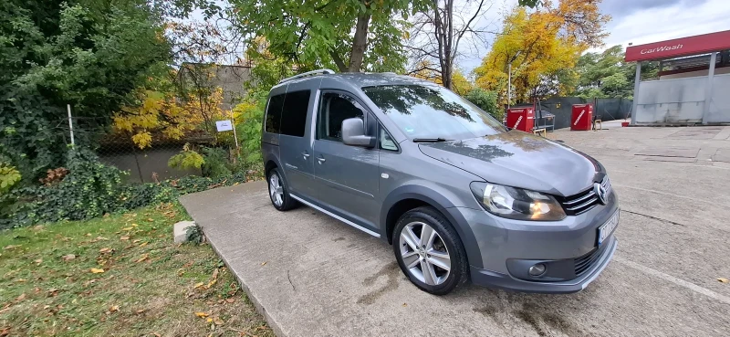 VW Caddy Cross, снимка 2 - Автомобили и джипове - 52089371