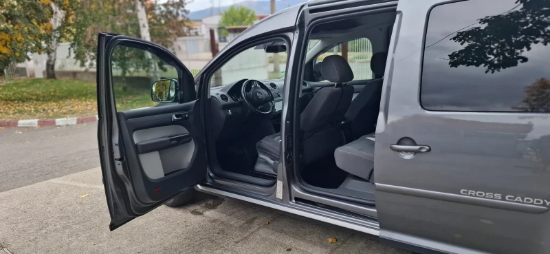 VW Caddy Cross, снимка 8 - Автомобили и джипове - 52089371