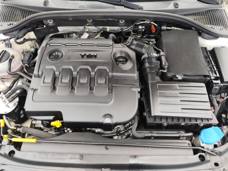 Skoda Octavia 2.0TDi* VRS* EURO6B* LED/XENON* NAVI* , снимка 15 - Автомобили и джипове - 53087763