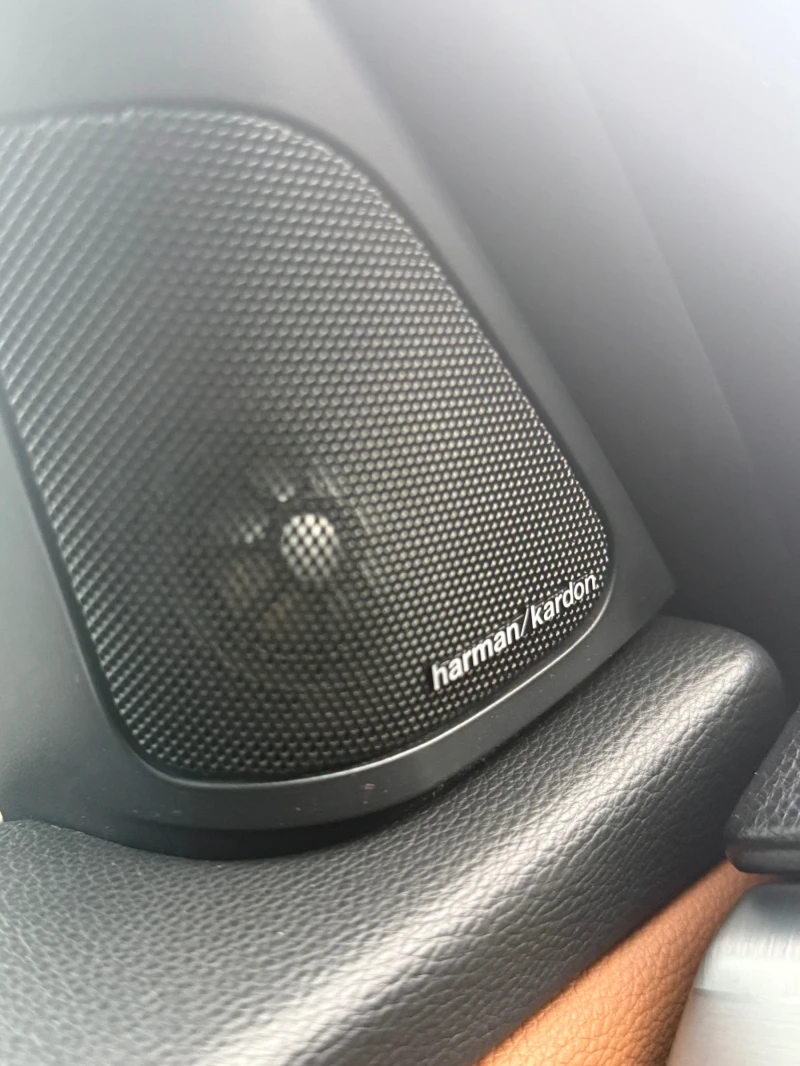 BMW 330 LCI FUL FUL, снимка 7 - Автомобили и джипове - 53179809