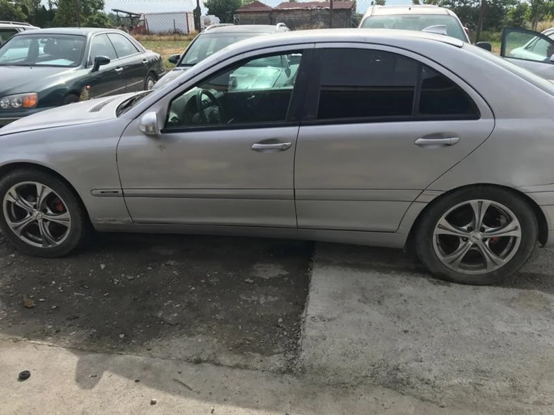 Mercedes-Benz C 180 1.8/2.2CDI-НАЧАСТИ, снимка 3 - Автомобили и джипове - 28748651