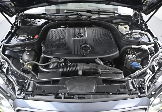 Mercedes-Benz E 250 4Matic Avantgarde - изображение 6