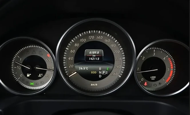 Mercedes-Benz E 250 4Matic Avantgarde - изображение 8