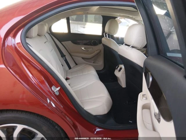 Mercedes-Benz C 300, снимка 10 - Автомобили и джипове - 53810923