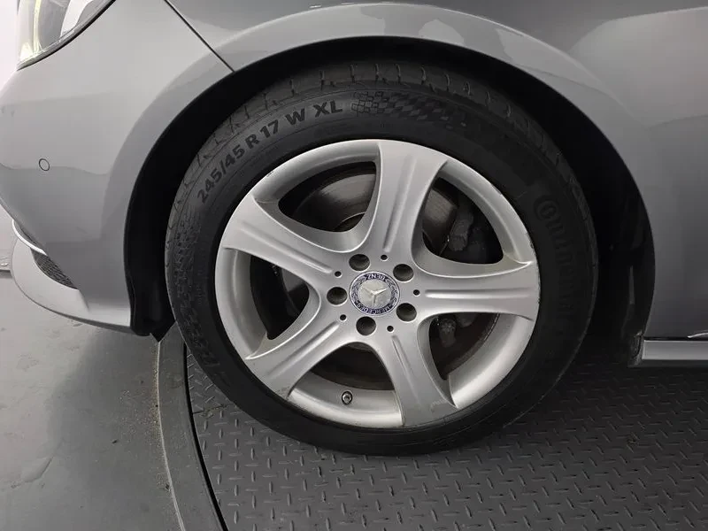 Mercedes-Benz E 200  W212 E250 Cdi 4Matic, снимка 5 - Автомобили и джипове - 55111392