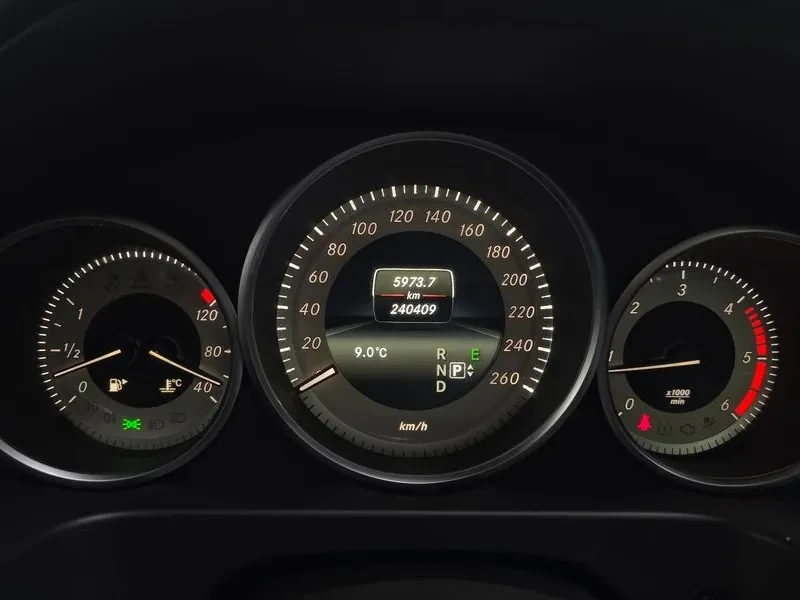 Mercedes-Benz E 200  W212 E250 Cdi 4Matic, снимка 8 - Автомобили и джипове - 55111392