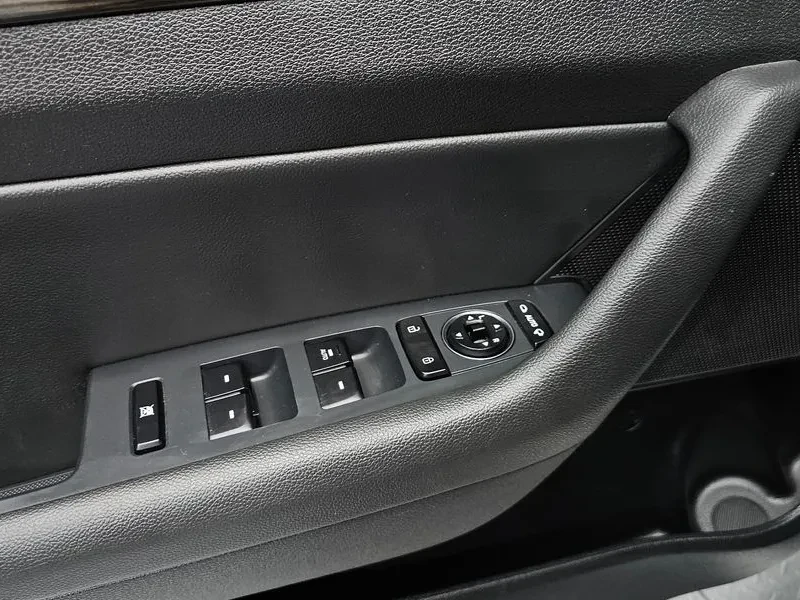 Hyundai Sonata 2.0 Smart, снимка 15 - Автомобили и джипове - 56304430