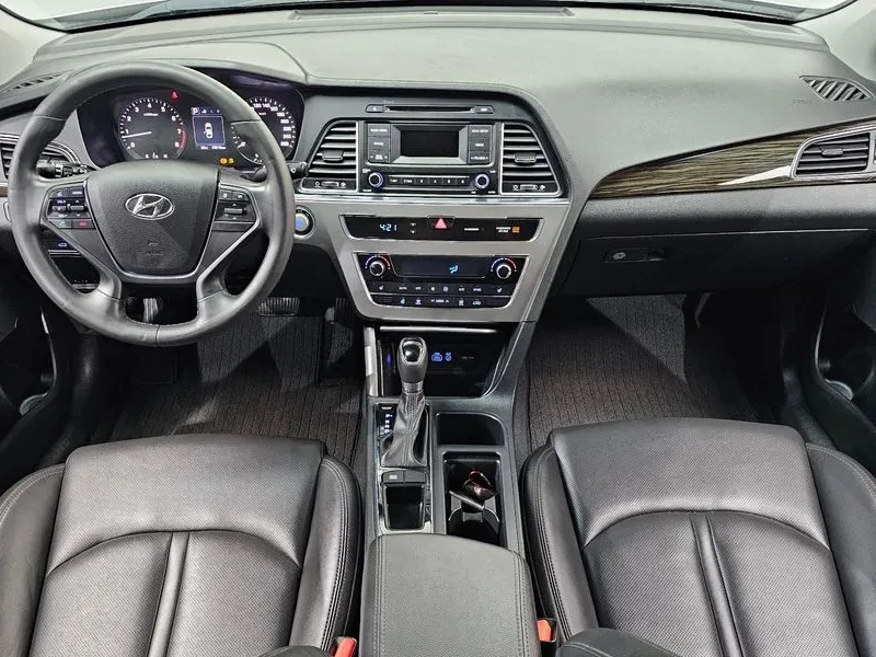 Hyundai Sonata 2.0 Smart, снимка 7 - Автомобили и джипове - 56304430
