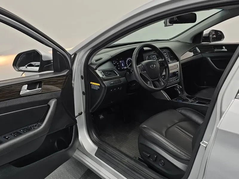 Hyundai Sonata 2.0 Smart, снимка 10 - Автомобили и джипове - 56304430
