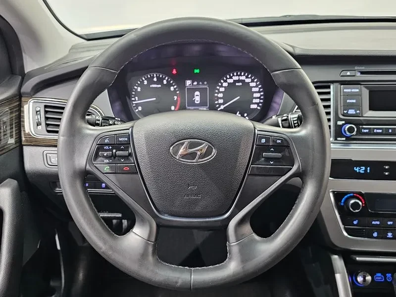 Hyundai Sonata 2.0 Smart, снимка 13 - Автомобили и джипове - 56304430
