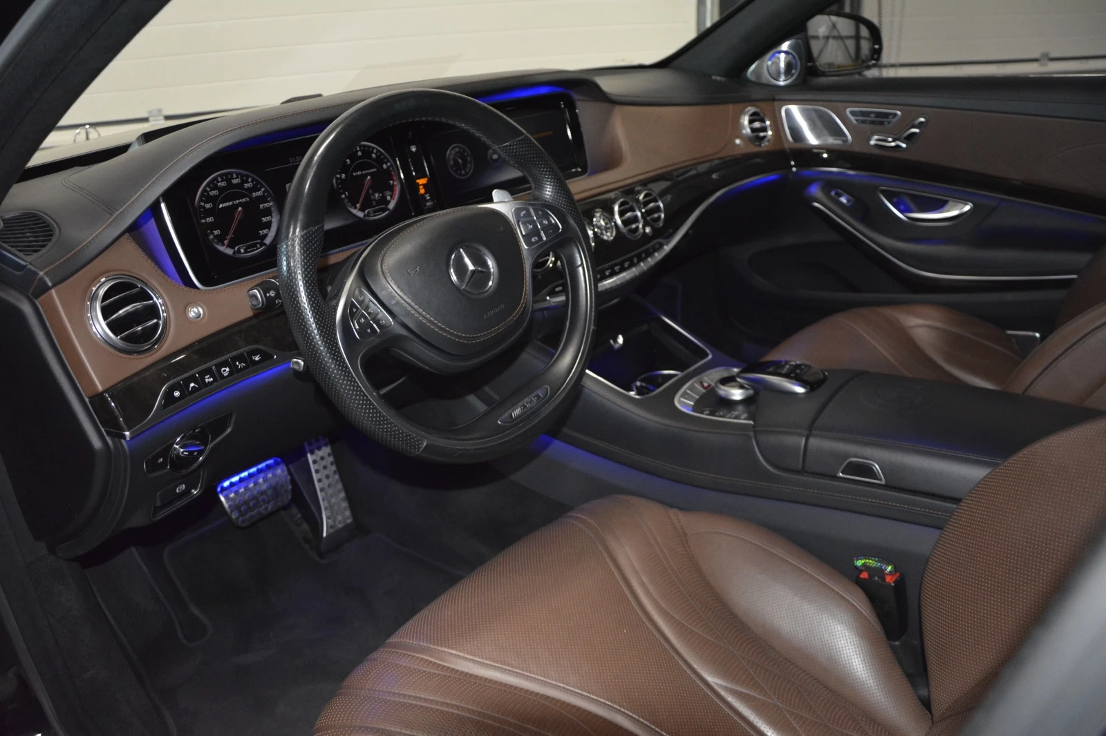 Mercedes-Benz S 63 AMG Carbon Ceramic / Burmaster / 3xTV / НАЛИЧЕН - изображение 10