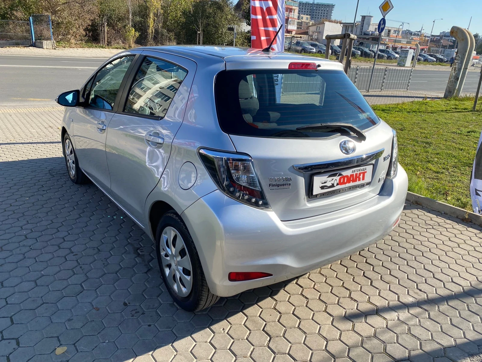 Toyota Yaris 1.5HYBRID/EU.5B - изображение 6