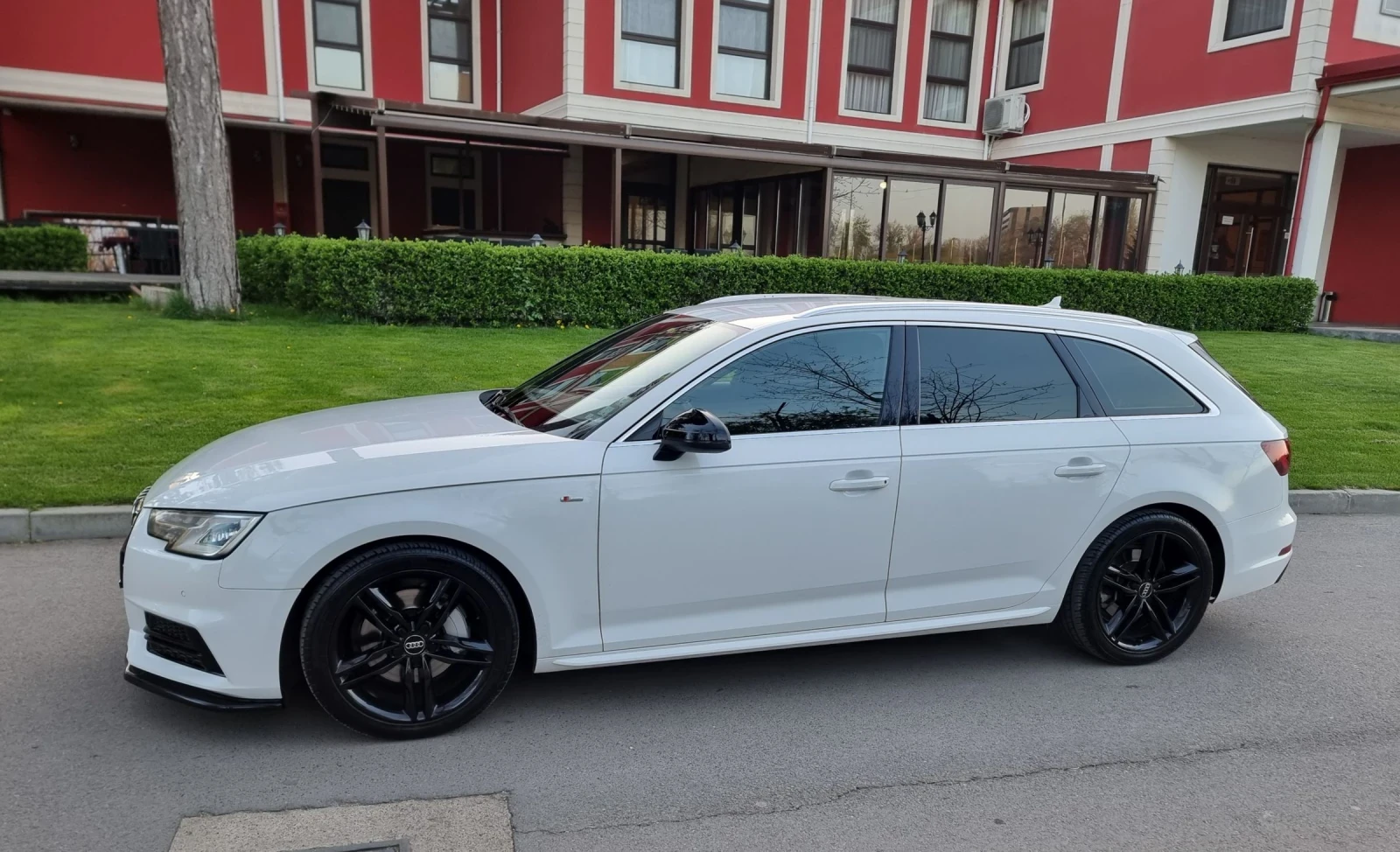 Audi A4 2.0 TDI Quattro S-line пакет - изображение 2