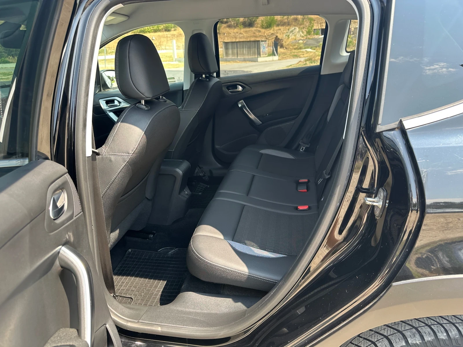 Peugeot 2008 NEW ALLURE 1.2e-THP110 EURO6 - изображение 8