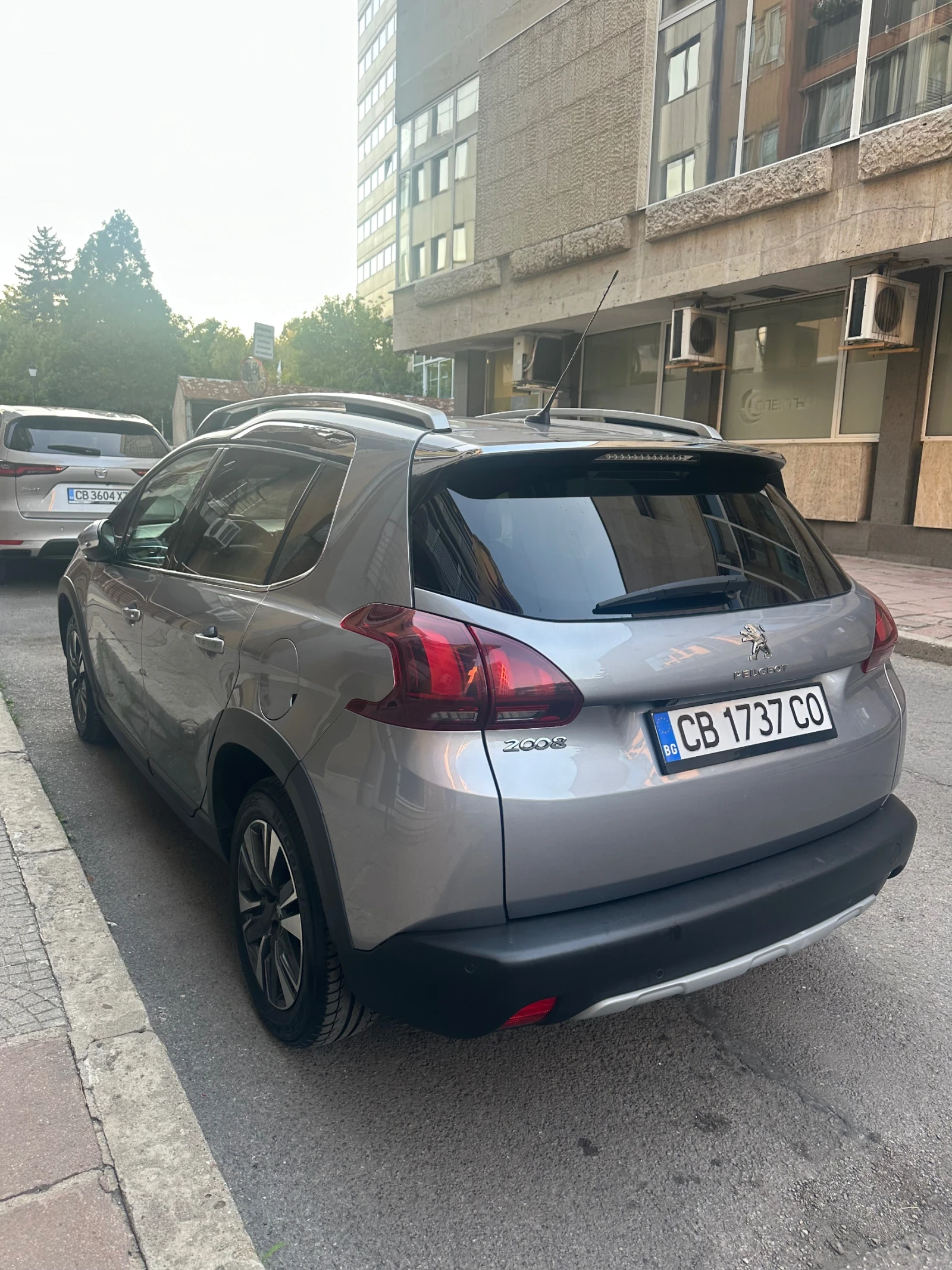Peugeot 2008 1.2 PureTech | Mobile.bg   7