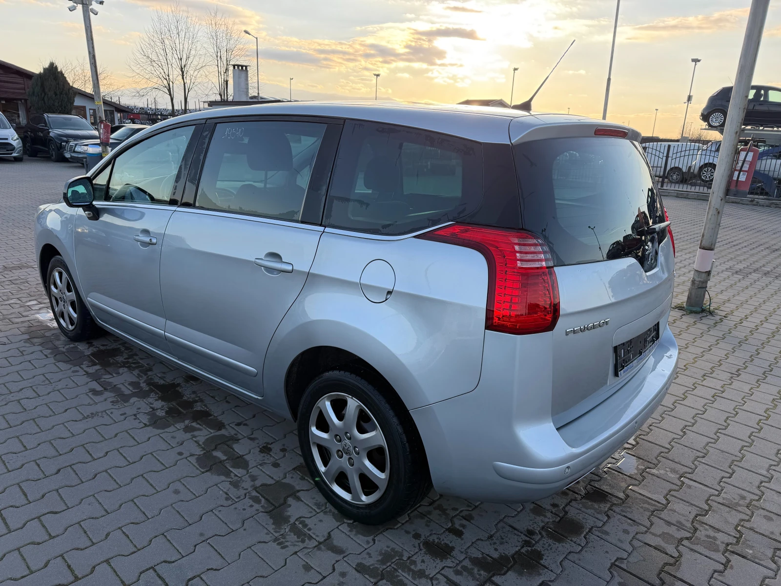 Peugeot 5008 1.6HDI PANORAMA EURO 5 - изображение 8