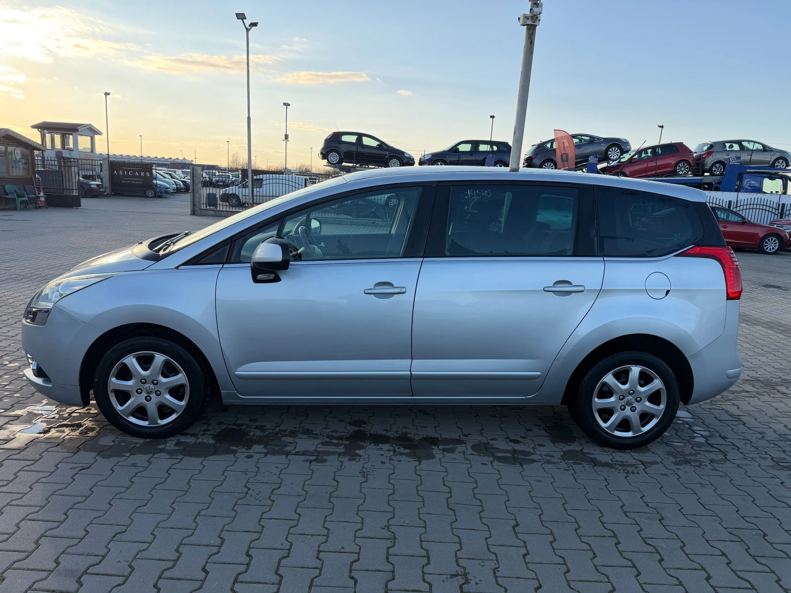 Peugeot 5008 1.6HDI PANORAMA EURO 5 - изображение 9