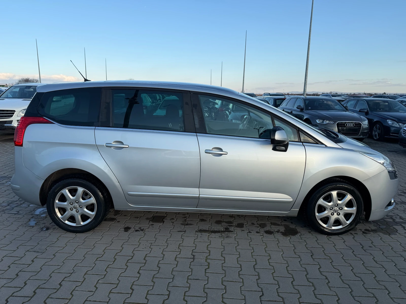 Peugeot 5008 1.6HDI PANORAMA EURO 5 - изображение 5