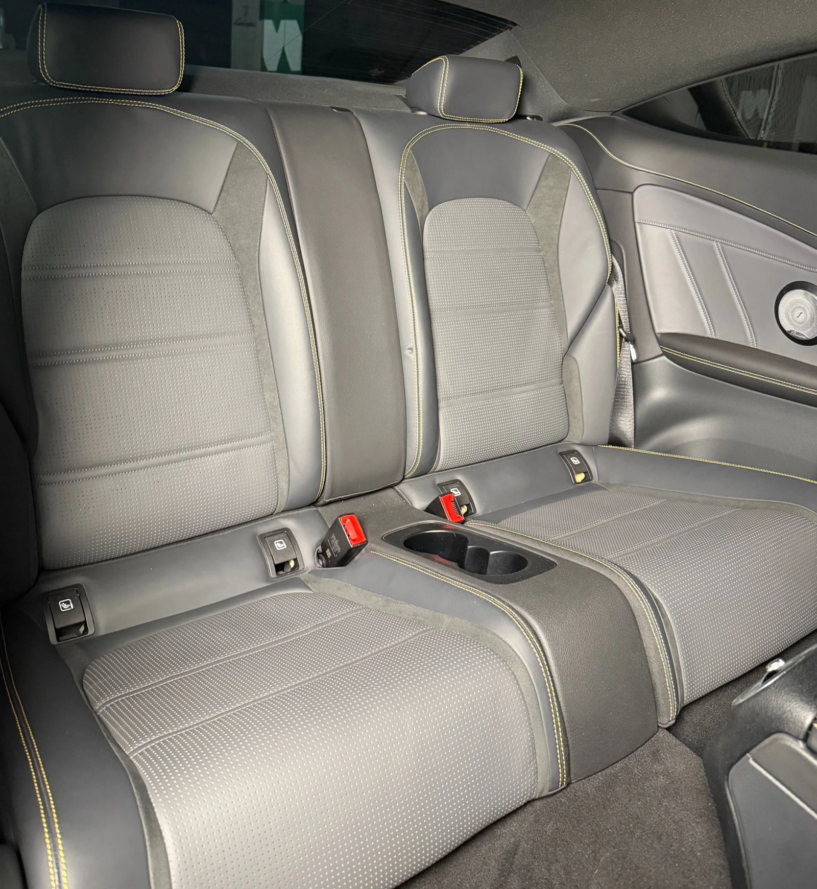 Mercedes-Benz C 63 AMG s Coupe* Ceramic* Downpipe* Carbon* Pano, снимка 10 - Автомобили и джипове - 53864702